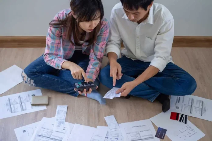 Pasangan muda dan masalah keuangan, cara mengatur keuangan untuk membeli rumah sebagai pasangan muda