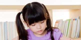 7 Dampak Luar Biasa Ibu yang Membacakan Buku Sejak Anak dalam Kandungan 7 Dampak Luar Biasa Ibu yang Membacakan Buku Sejak Anak dalam Kandungan, membaca sejak dalam kandungan, kebiasaan membaca anak, kecintaan literasi, peran ibu, budaya membaca di rumah