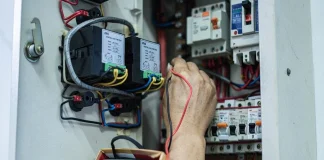 Panduan Perawatan Listrik Rumah Tangga Agar Tidak Mudah Rusak Panduan Perawatan Listrik Rumah Tangga Agar Tidak Mudah Rusak, instalasi listrik rumah, panel listrik, kabel rumah, alat elektronik, sistem kelistrikan aman