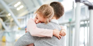 5 Alasan Pentingnya Sentuhan dan Komunikasi Intim dengan Anak Sekarang Pentingnya Sentuhan dan Komunikasi Intim dengan Anak Sekarang, komunikasi intim dengan anak, sentuhan orang tua, bonding keluarga, orang tua hadir, tumbuh kembang anak