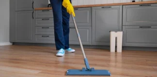 5 Cara Mengepel Lantai Keramik Agar Tidak Tergores, Tips Praktis dan Ampuh cara mengepel lantai keramik agar tidak tergores, tips merawat lantai keramik, lantai keramik anti gores, cara membersihkan lantai keramik, pel lantai keramik yang tepat