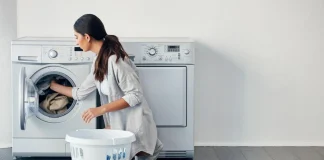 4 Barang Elektronik Rumah Tangga yang Sebaiknya Tidak Dinyalakan Bersamaan, Bisa Picu Korsleting barang elektronik rumah tangga, stopkontak listrik, korsleting rumah, tips listrik aman, penggunaan daya listrik